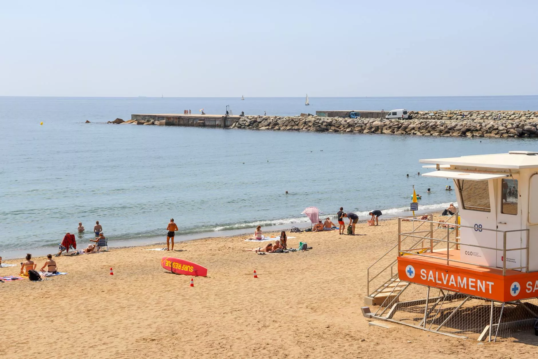 Dyżurka ratownika na plaży Barceloneta