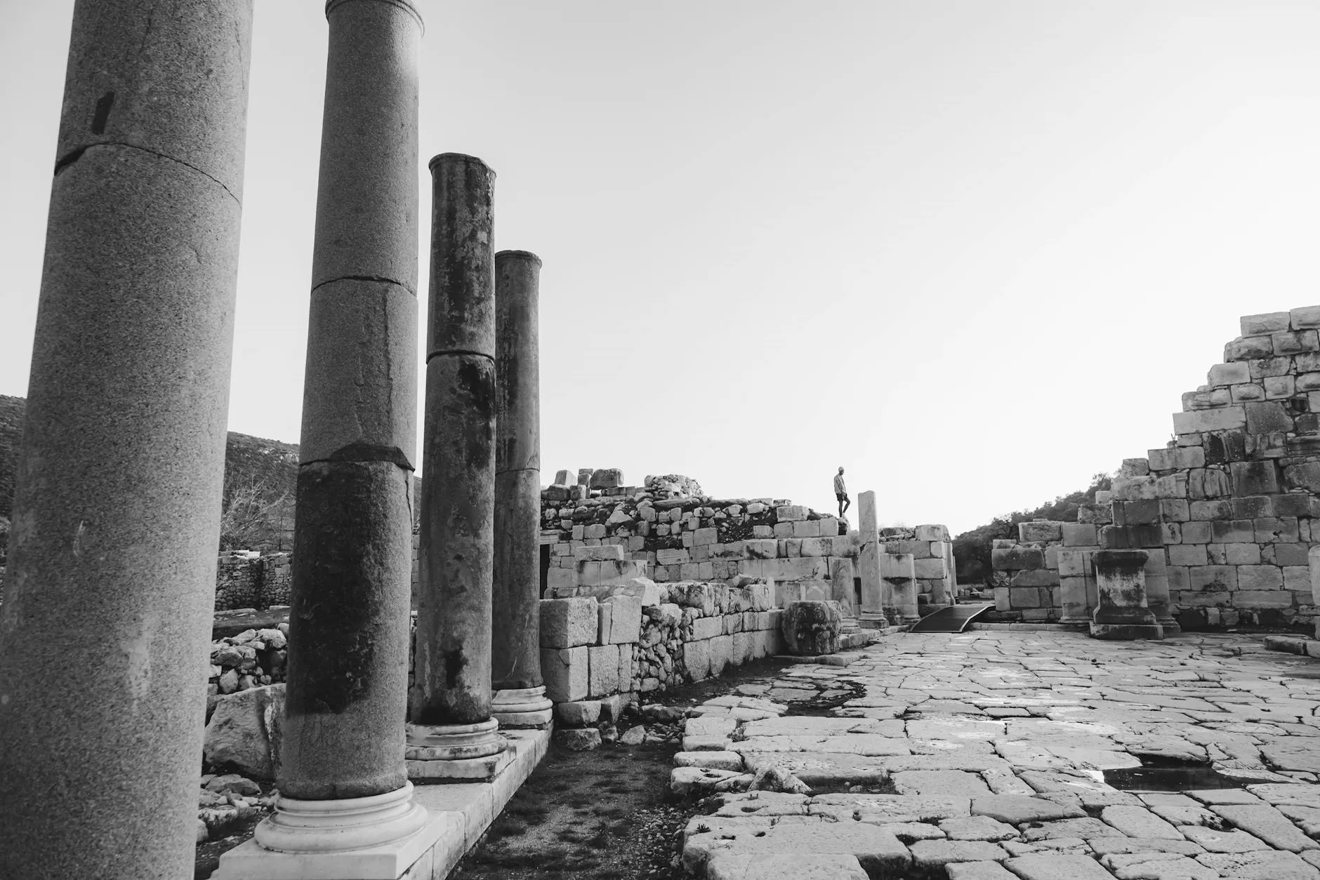 Kolumny i ruiny w antycznym Kourionie