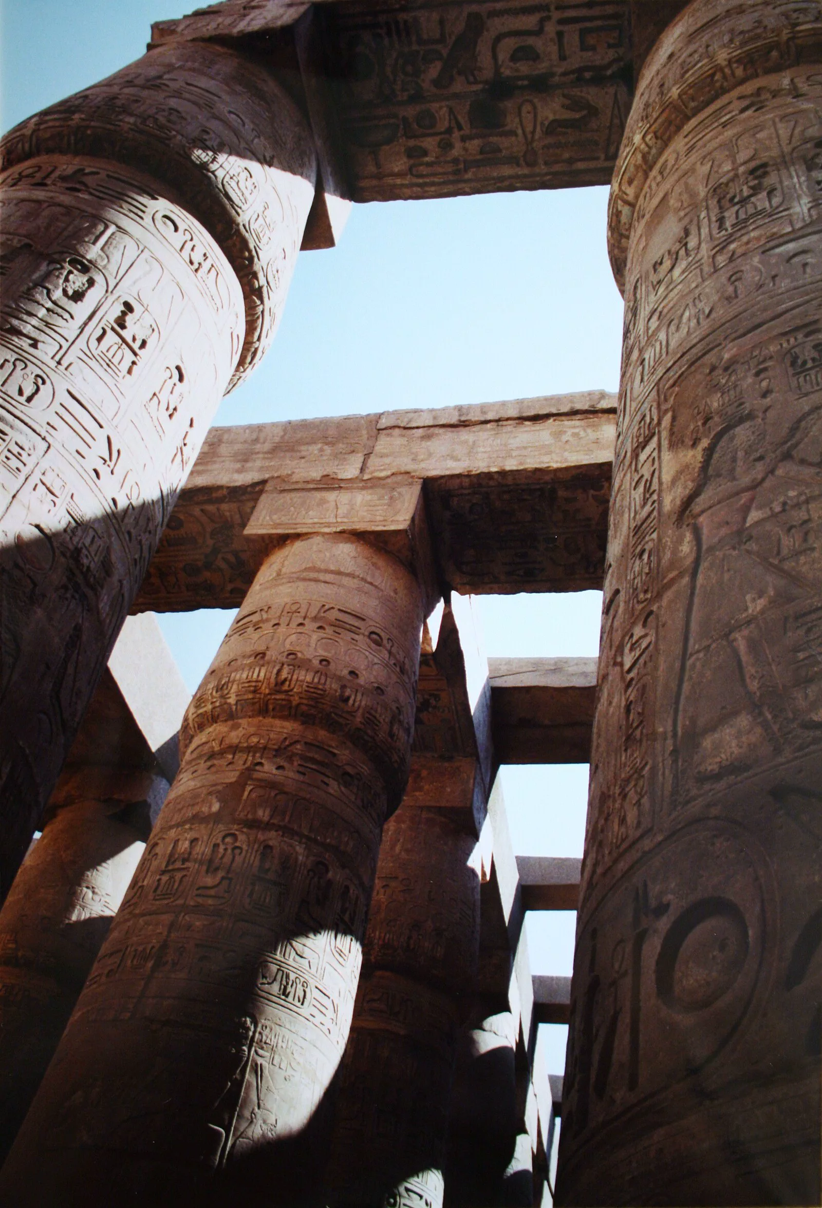 Hypostyl w Karnaku o zachodzie słońca