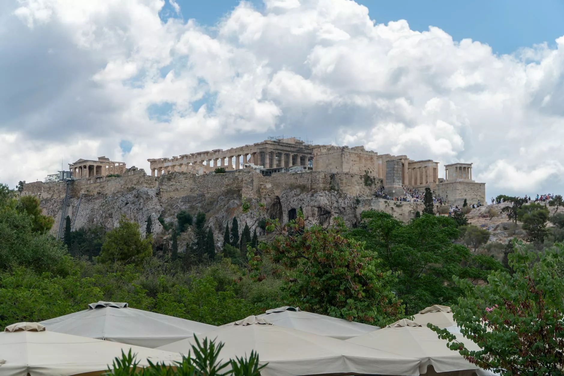 Akropol Aten widziany z poziomu agory