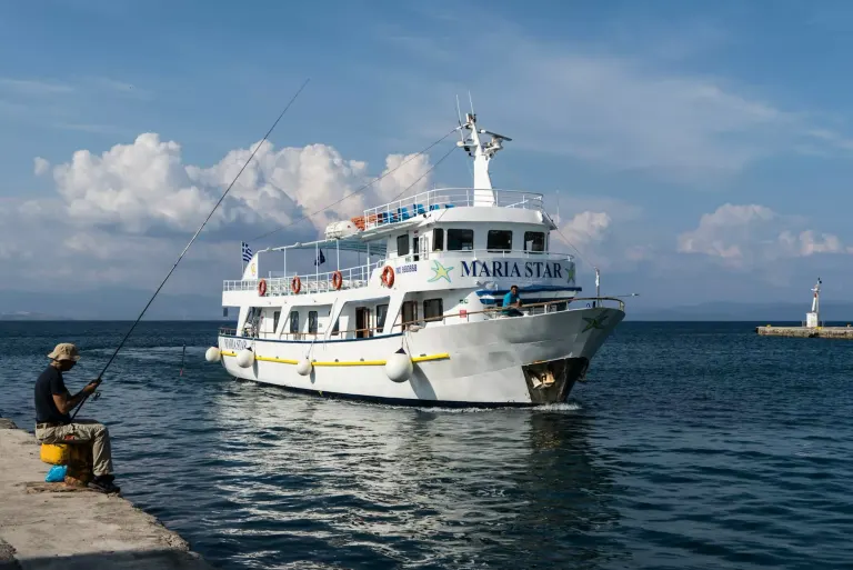 Port w Kos z promem