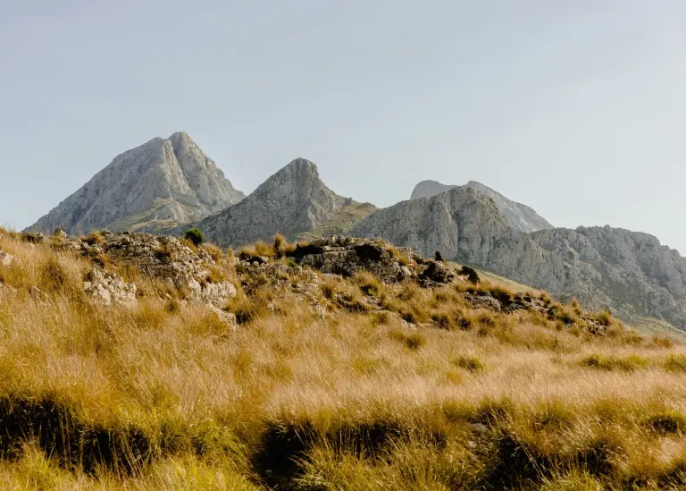 Szlak w górach Serra de Tramuntana na Majorce