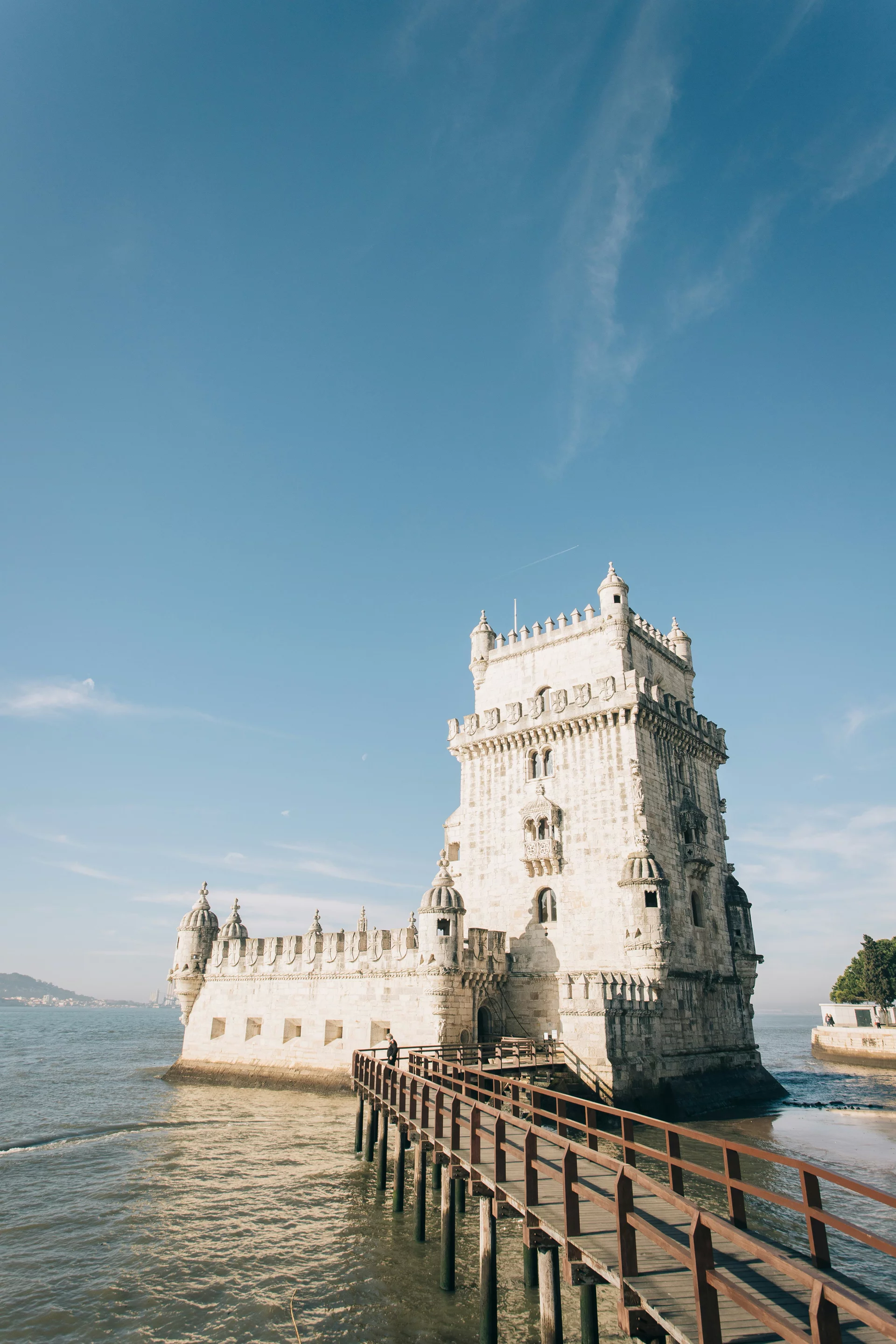 Torre de Belém o zachodzie słońca w Lizbonie