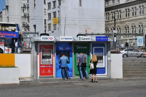 Stambuł na 3 dni — plan city breaku, lotniska i komunikacja