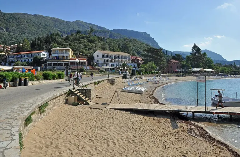 Korfu czy Zakynthos — którą grecką wyspę wybrać na wakacje?