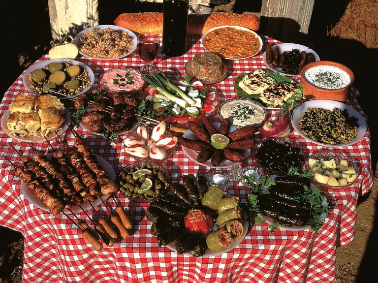 Co przywieźć z Cypru? Halloumi, wino, kosmetyki i lokalne produkty