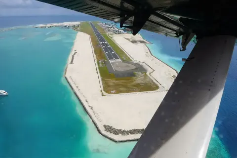 Ile trwa lot na Malediwy? Lot do Malé i transfer do hotelu