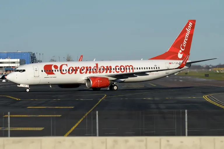 Samolot Corendon Airlines Boeing 737