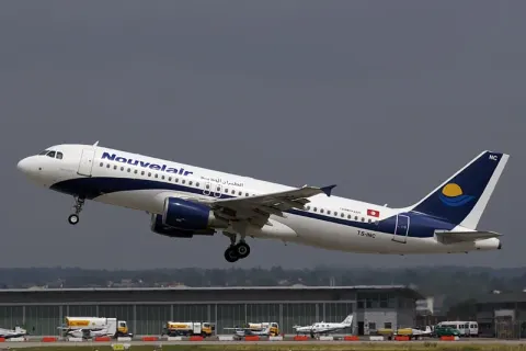 Bagaż w Nouvelair na czarterze do Tunezji — limity, wózek i łączenie walizek