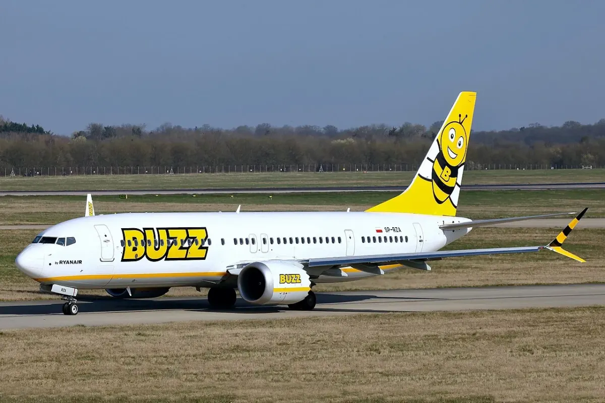 Boeing 737 MAX linii Buzz na lotnisku Stansted
