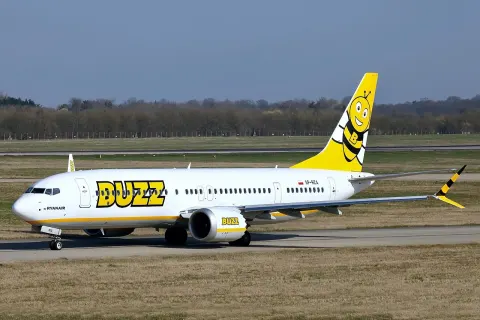 Buzz (Ryanair Sun): bagaż na locie czarterowym — czym różni się od zwykłego Ryanaira?
