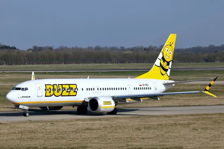 Buzz (Ryanair Sun): bagaż na locie czarterowym — czym różni się od zwykłego Ryanaira?
