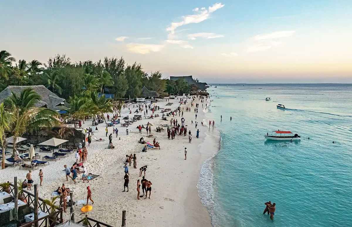 Plaża i ocean w Nungwi na Zanzibarze