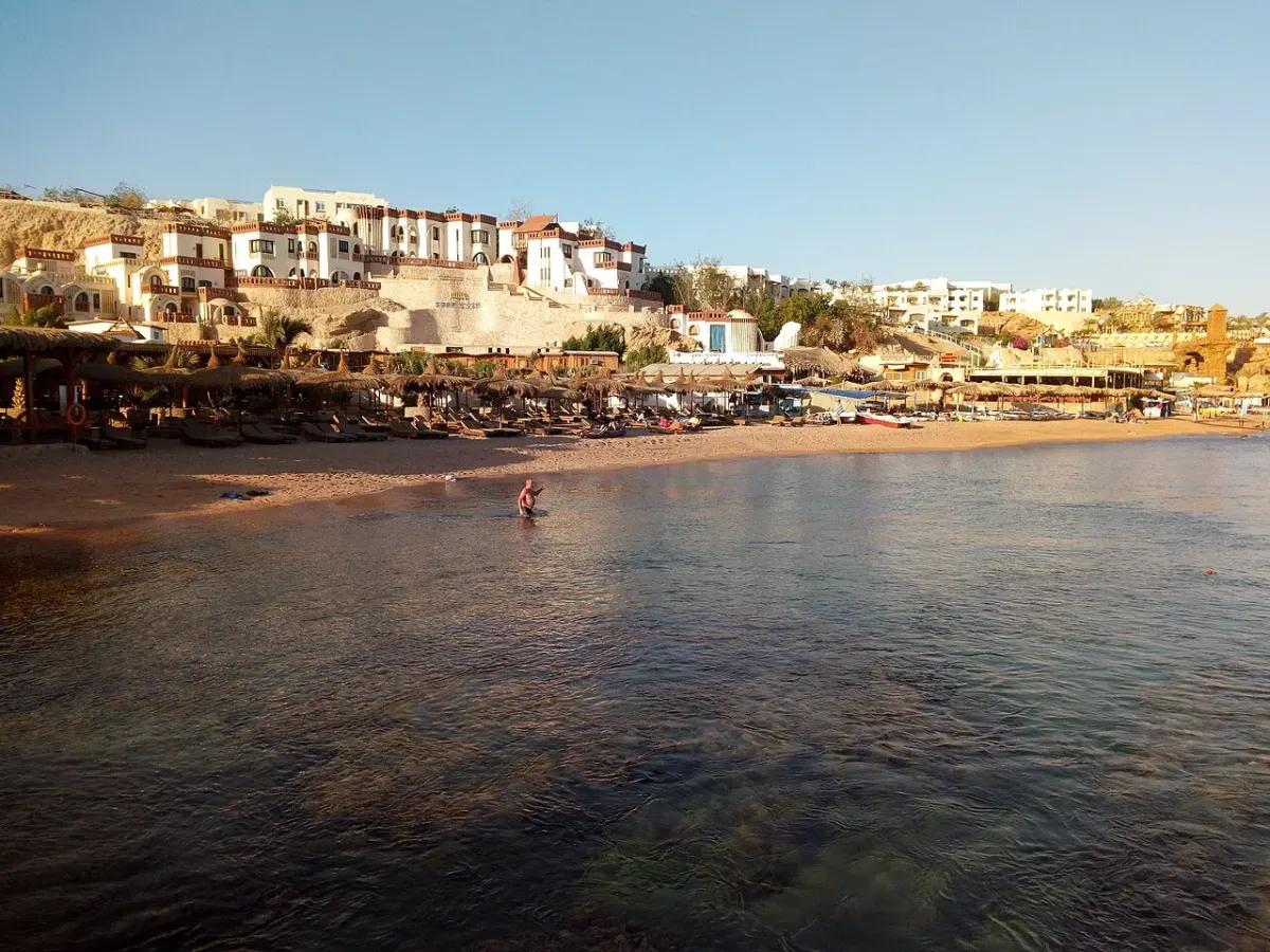 Plaża nad Morzem Czerwonym w Szarm el-Szejk