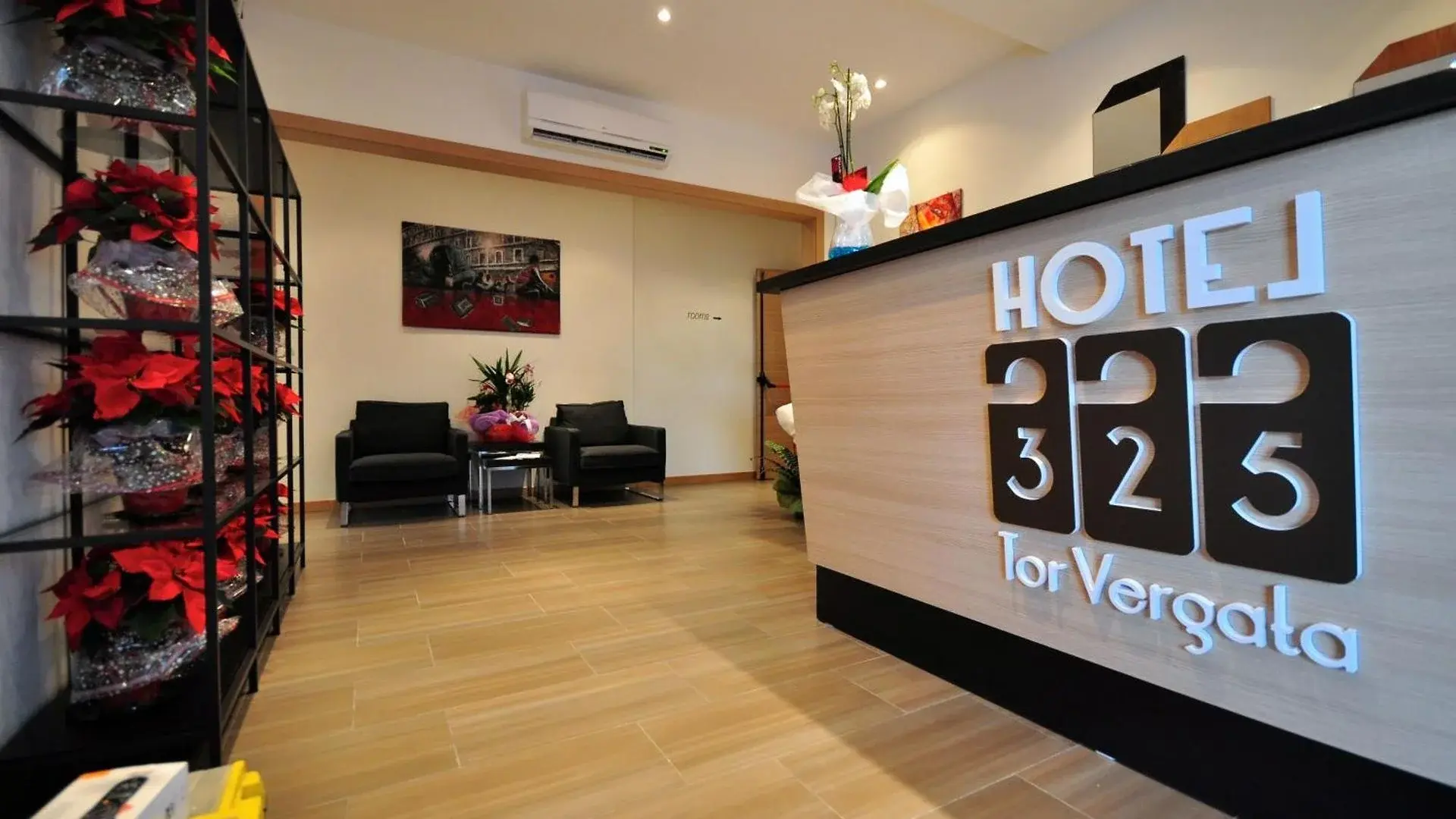 Lobby hotelu 325 Tor Vergata