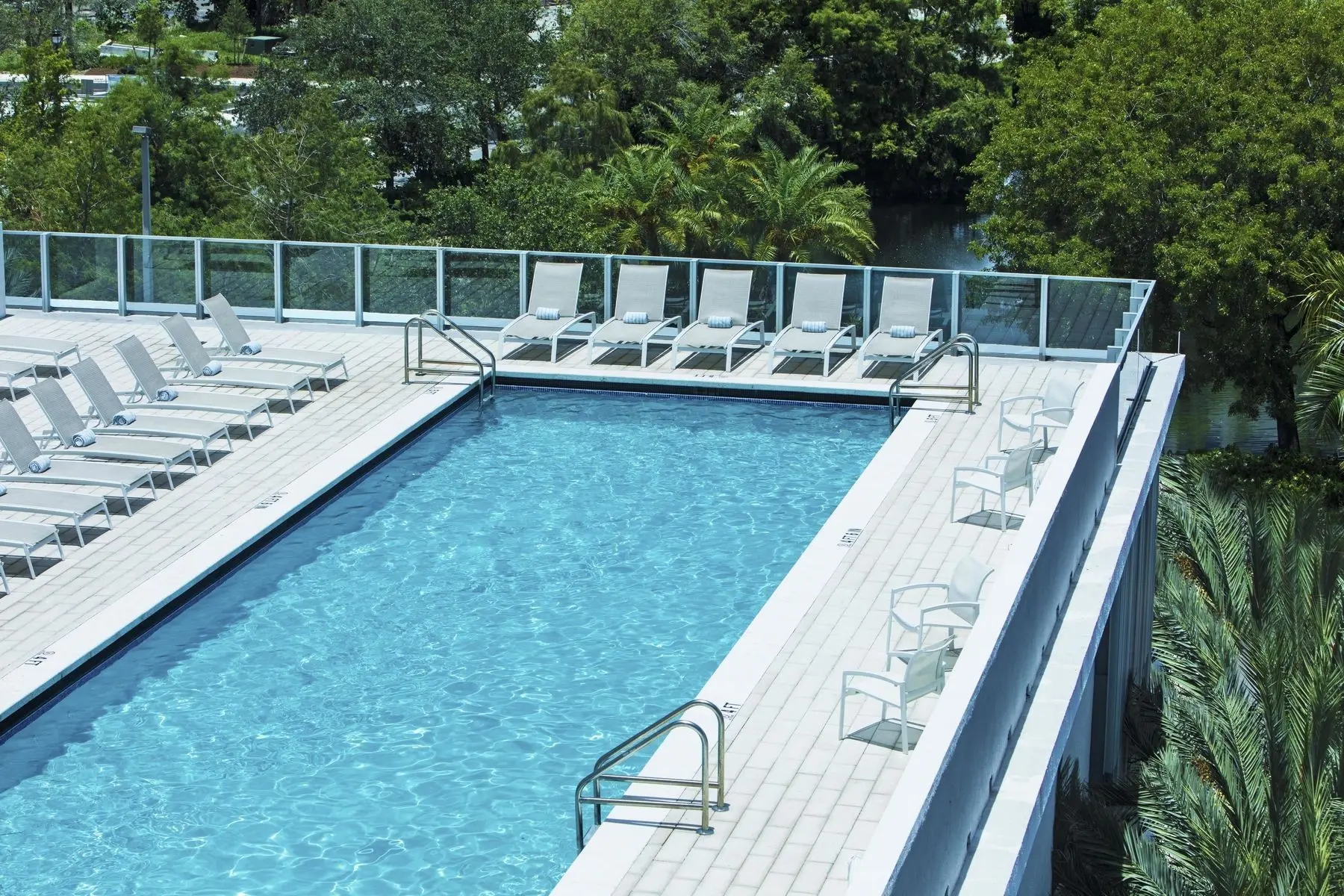Basen w hotelu AC Hotel Miami Aventura