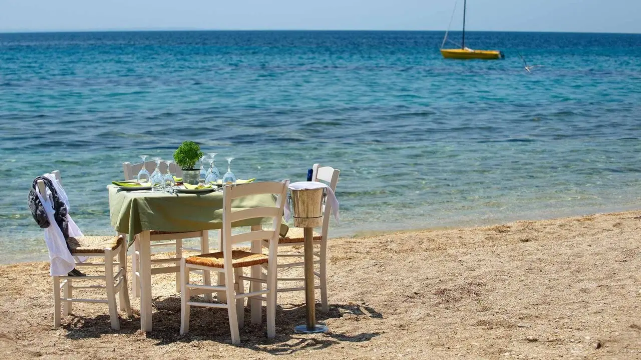 Plaża przy hotelu Acrotel Lily Ann Boutique Hotel