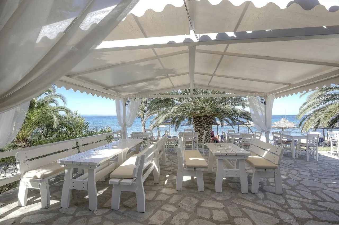 Restauracja i jedzenie w hotelu Acrotel Lily Ann Boutique Hotel