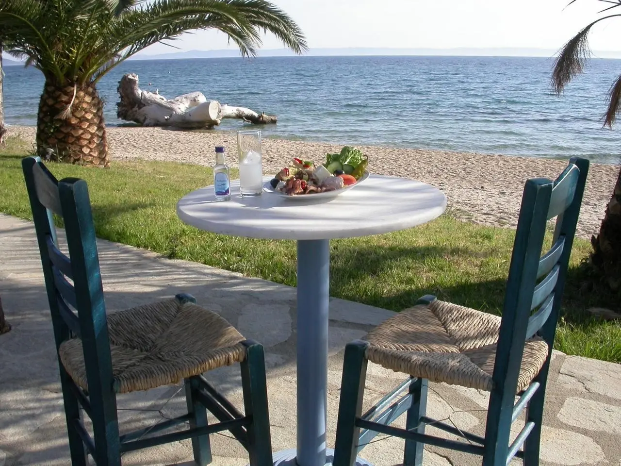 Plaża przy hotelu Acrotel Lily Ann Boutique Hotel