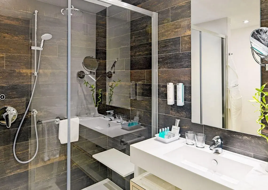 Adrian Colon Guanahani — ADRIAN COLON GUANAHANI