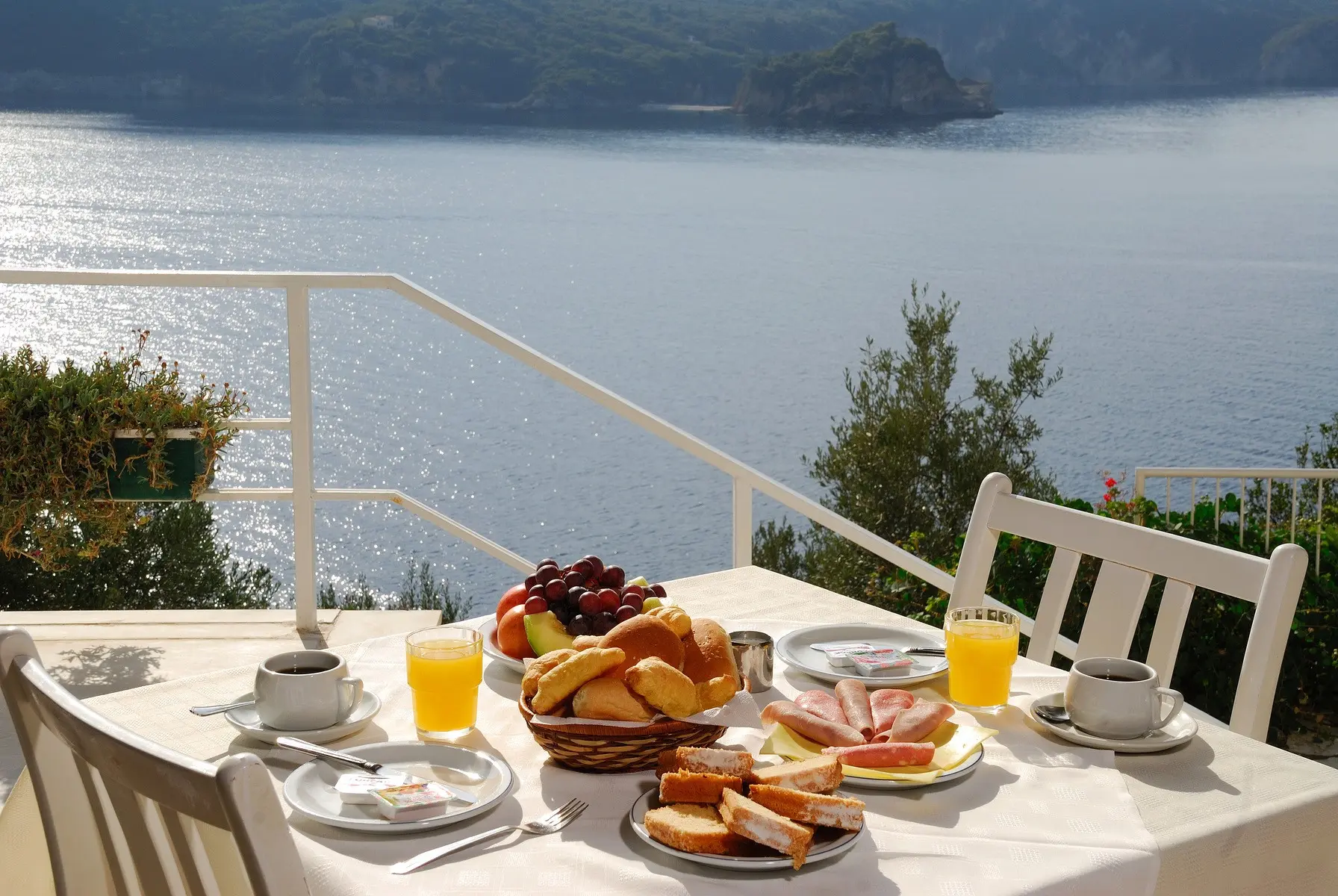 Akrotiri Beach — AKROTIRI BEACH
