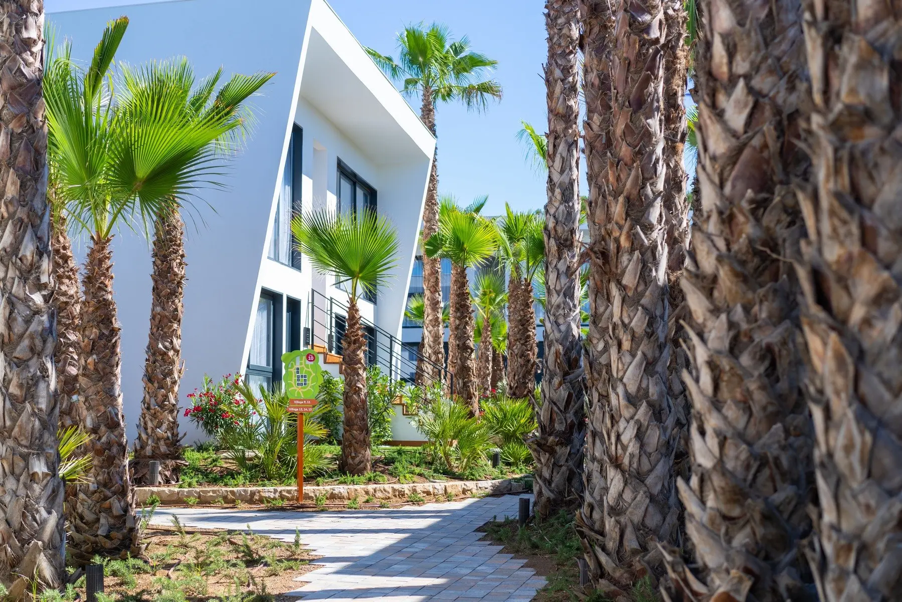 Alannia Salou — ALANNIA SALOU