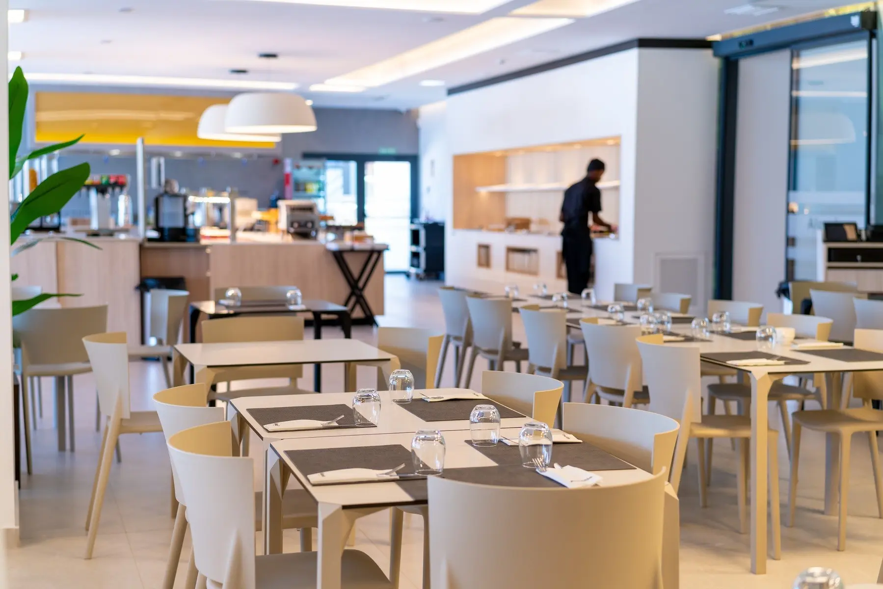 Alannia Salou — ALANNIA SALOU