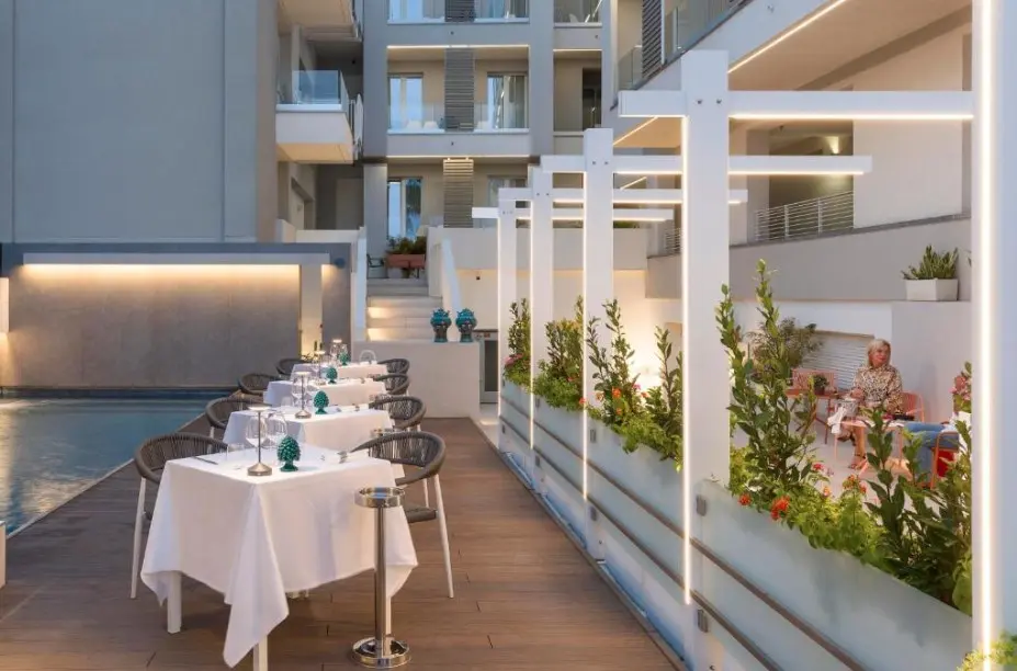 Albatros Beach Hotel — ALBATROS BEACH HOTEL