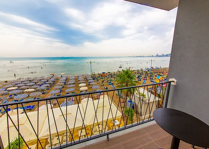 Plaża przy hotelu Alion Hotel