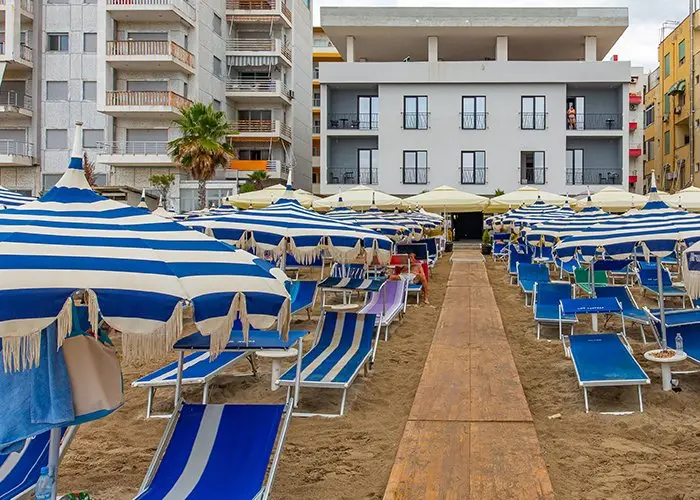 Plaża przy hotelu Alion Hotel