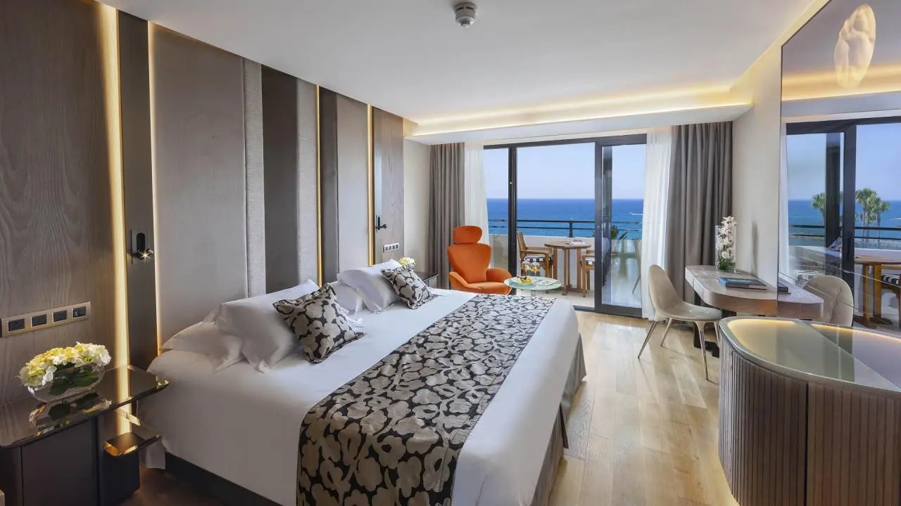 Amathus Beach Hotel Limassol — AMATHUS BEACH LIMASSOL