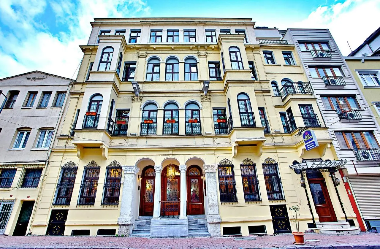 Amber Hotel Istanbul — AMBER HOTEL ISTANBUL