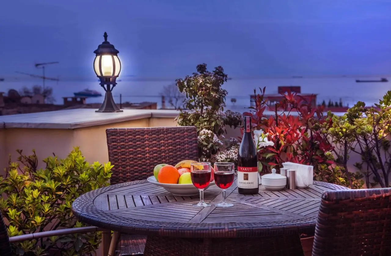 Amber Hotel Istanbul — AMBER HOTEL ISTANBUL