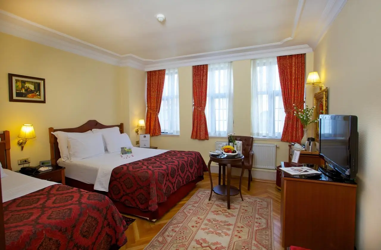 Amber Hotel Istanbul — AMBER HOTEL ISTANBUL