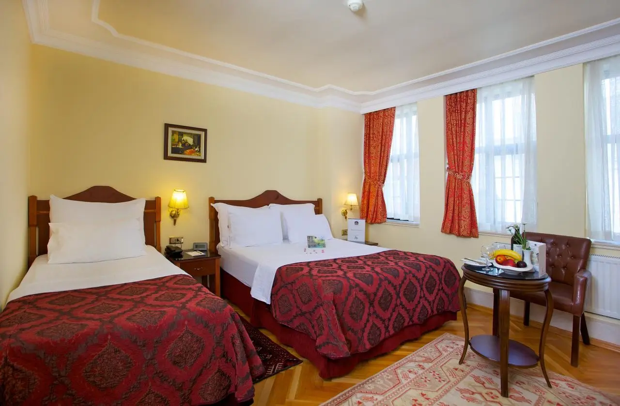 Amber Hotel Istanbul — AMBER HOTEL ISTANBUL