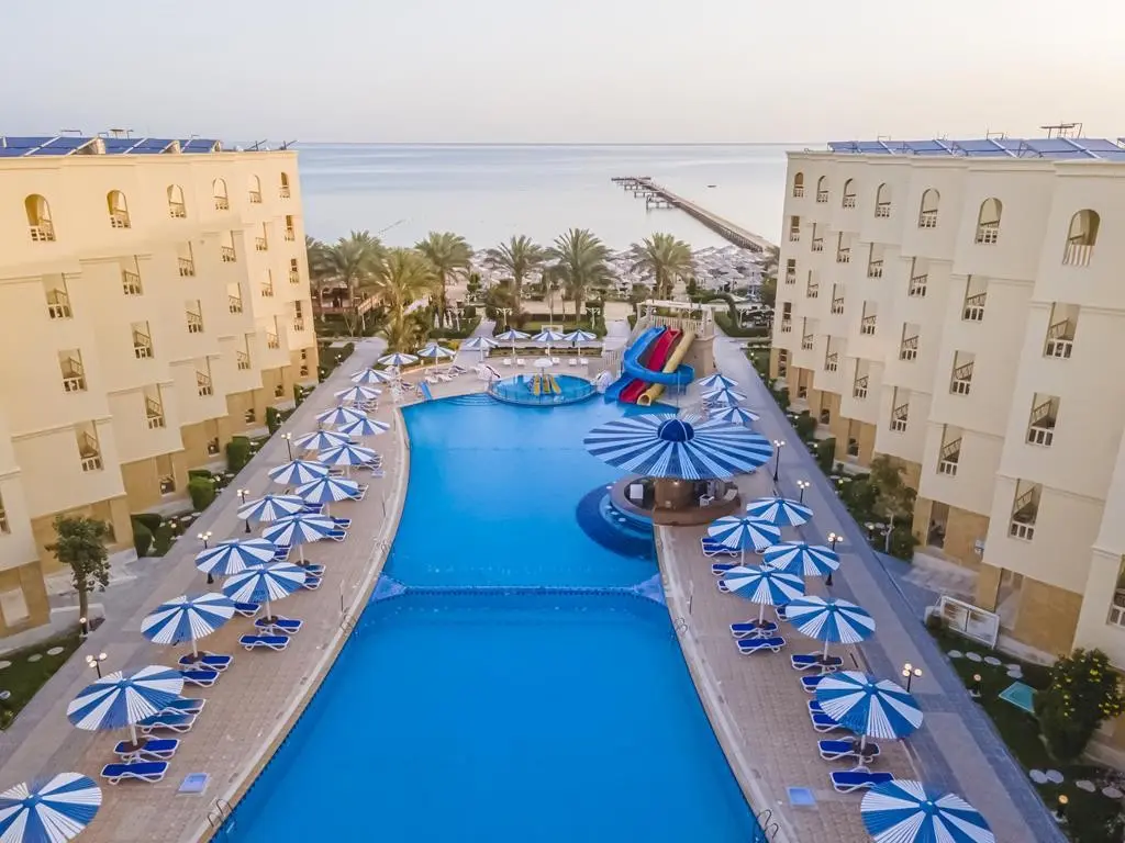 Amc Royal Hotel — AMC ROYAL HOTEL & SPA