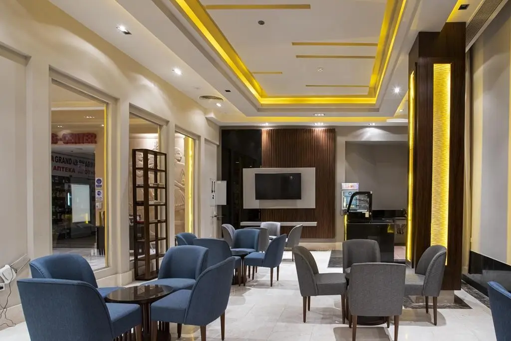 Amc Royal Hotel — AMC ROYAL HOTEL & SPA