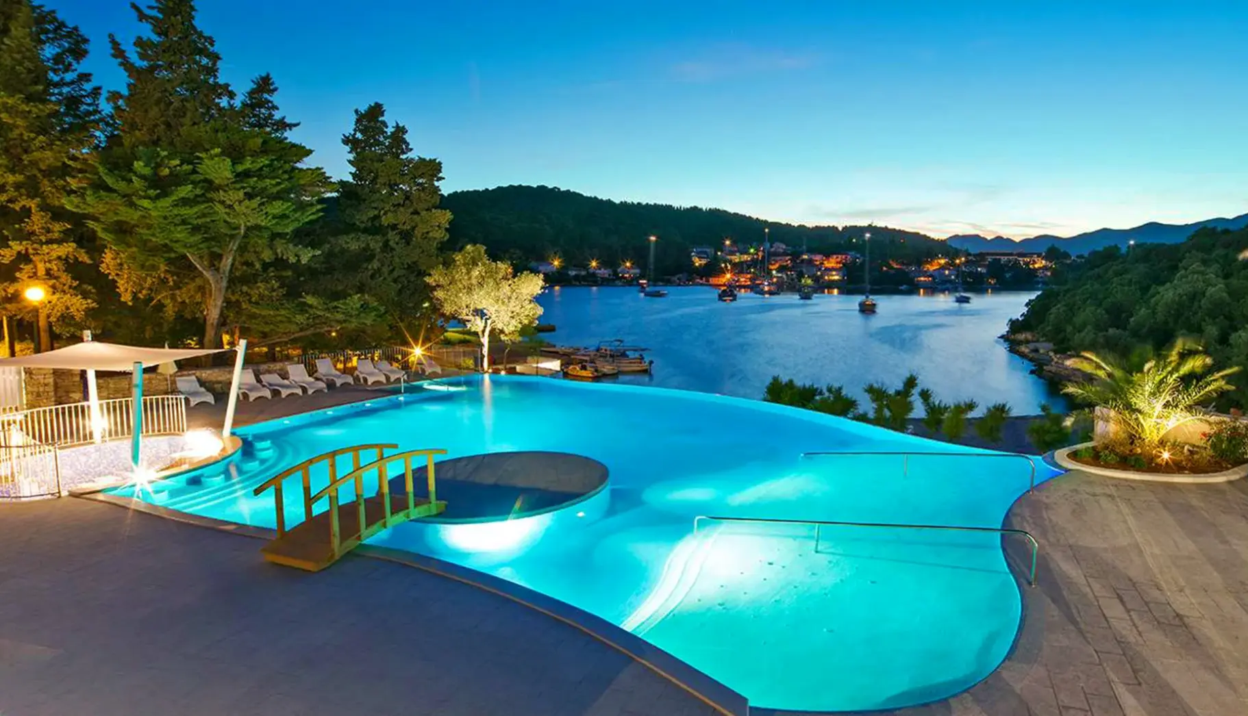 Basen w hotelu Aminess Vival Port9 Resort