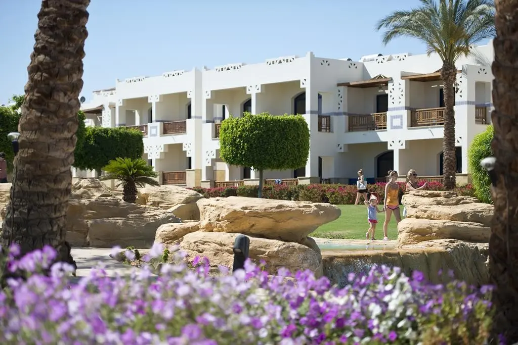 Amphoras Beach — AMPHORAS BEACH RESORT