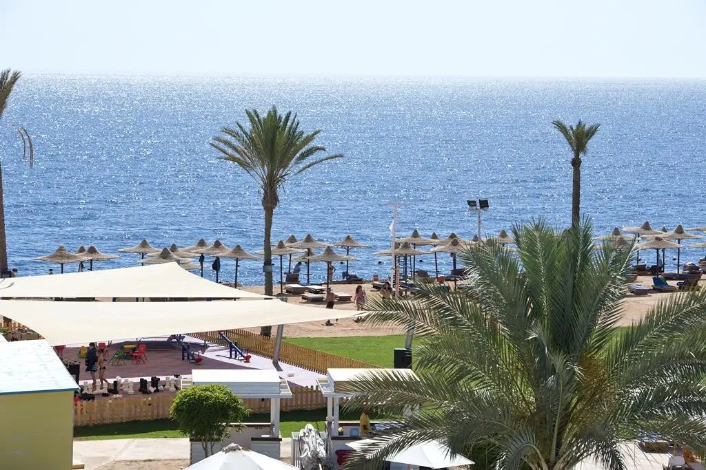 Amphoras Beach — AMPHORAS BEACH RESORT