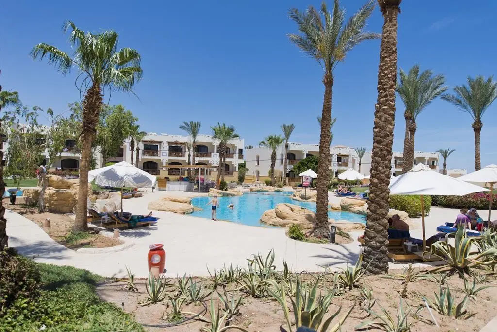 Amphoras Beach — AMPHORAS BEACH RESORT