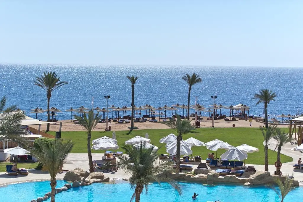 Amphoras Beach — AMPHORAS BEACH RESORT