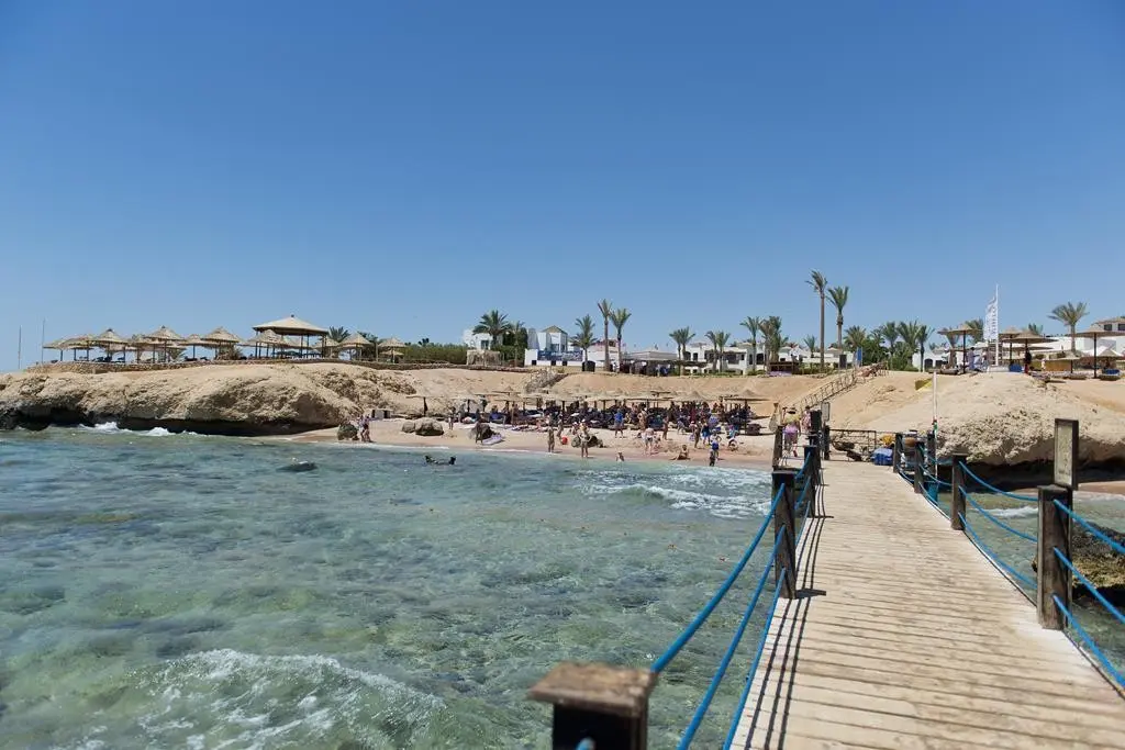 Amphoras Beach — AMPHORAS BEACH RESORT