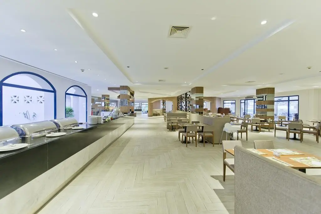 Amphoras Beach — AMPHORAS BEACH RESORT