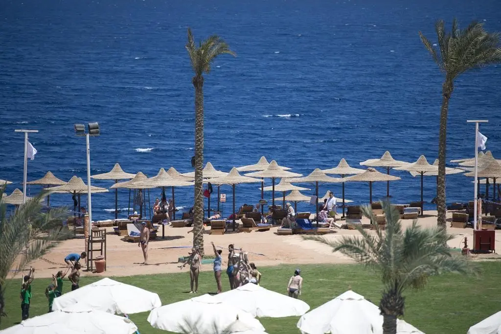 Amphoras Beach — AMPHORAS BEACH RESORT