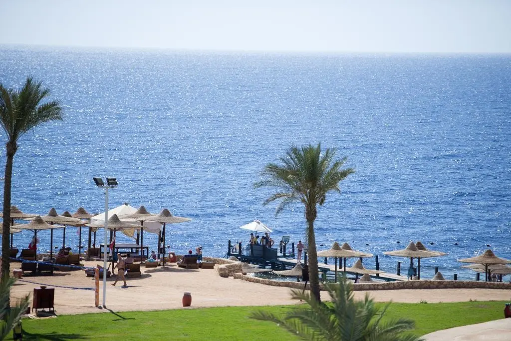 Amphoras Beach — AMPHORAS BEACH RESORT