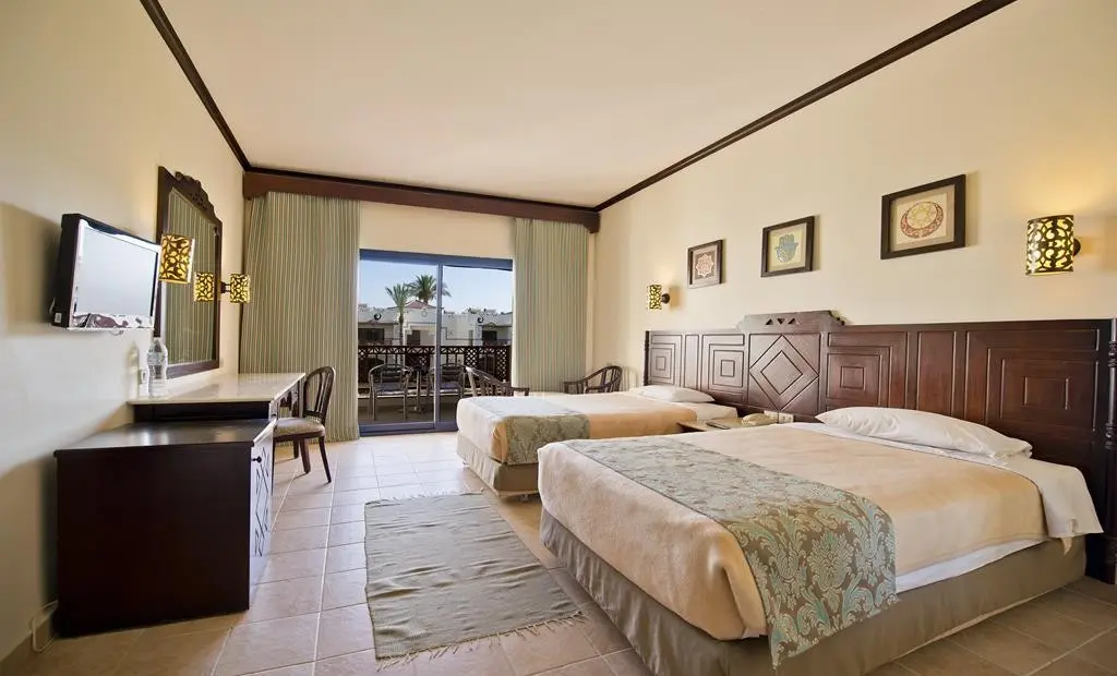 Amphoras Beach — AMPHORAS BEACH RESORT