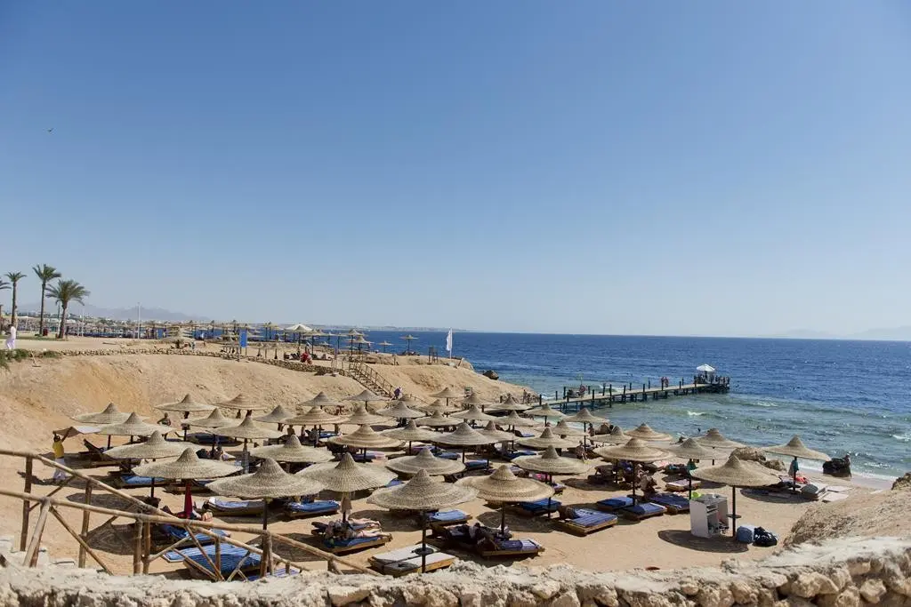 Amphoras Beach — AMPHORAS BEACH RESORT