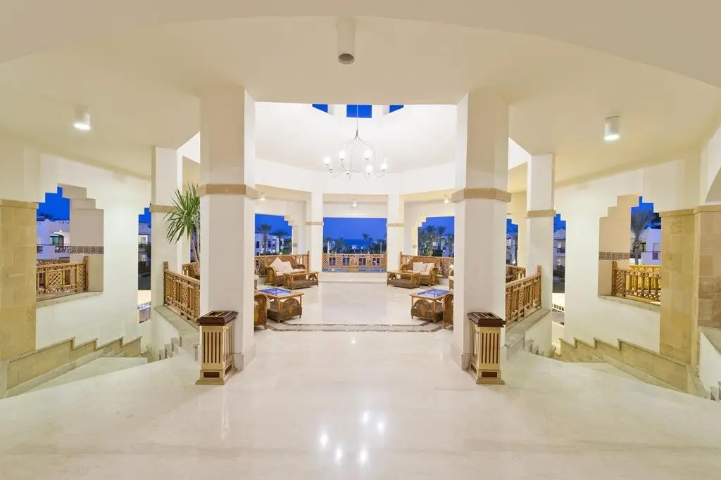 Amphoras Beach — AMPHORAS BEACH RESORT