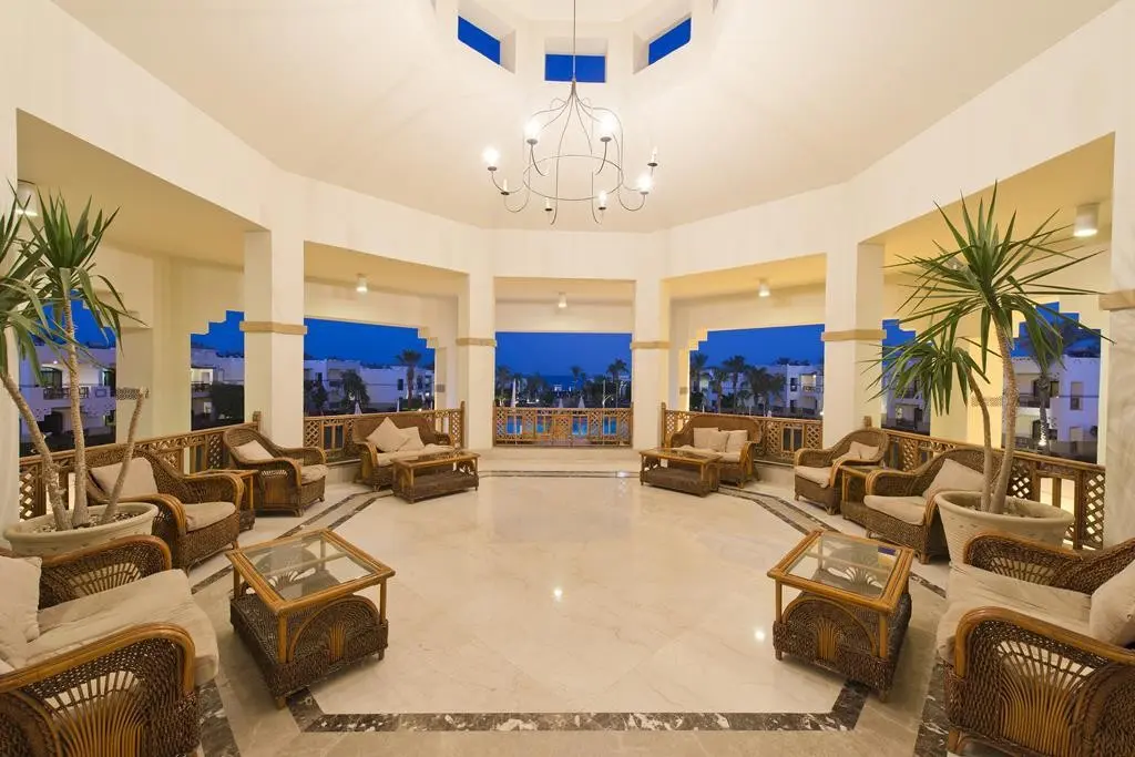 Amphoras Beach — AMPHORAS BEACH RESORT